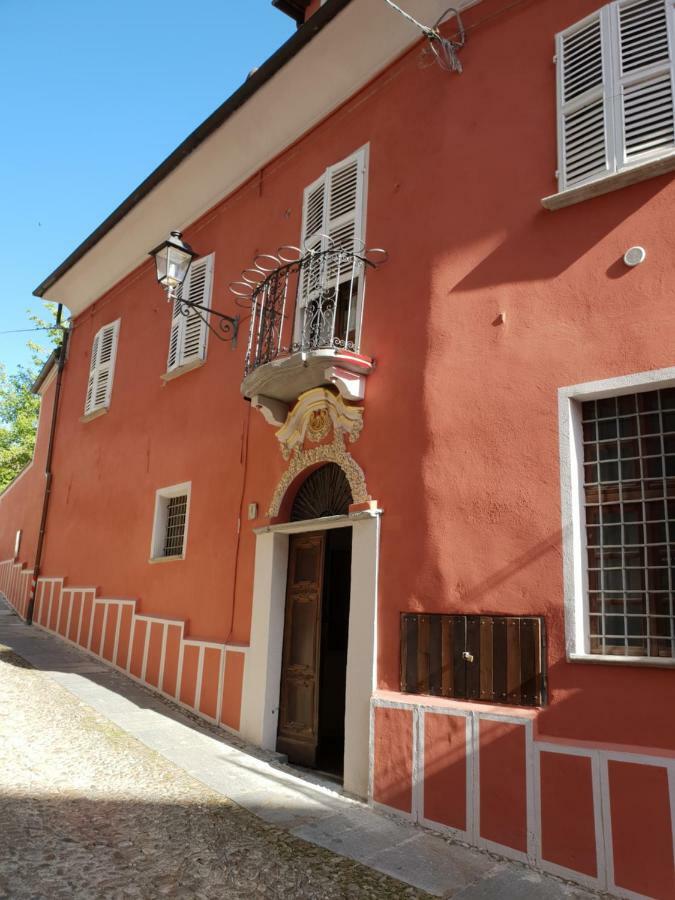 La Rocca Di Efisio Aparthotel Costigliole d'Asti Bagian luar foto