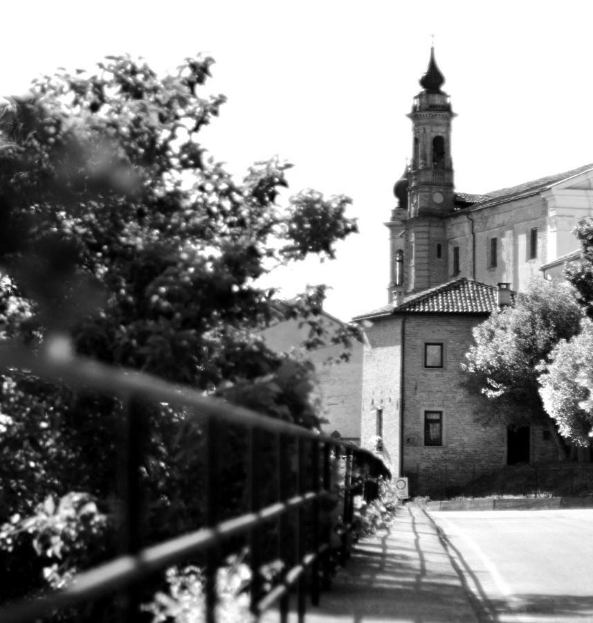 La Rocca Di Efisio Aparthotel Costigliole d'Asti Bagian luar foto