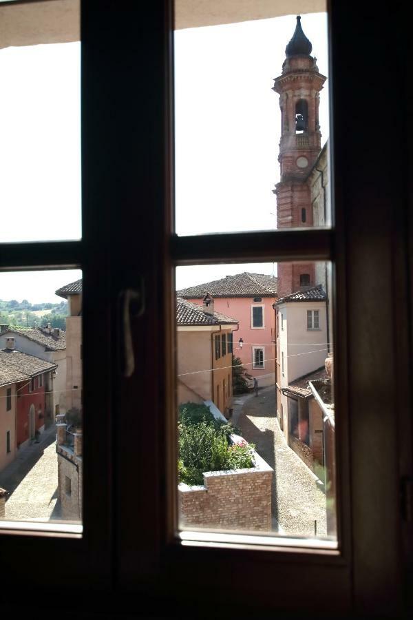 La Rocca Di Efisio Aparthotel Costigliole d'Asti Bagian luar foto