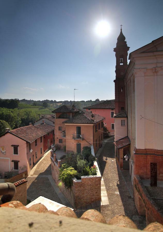 La Rocca Di Efisio Aparthotel Costigliole d'Asti Bagian luar foto